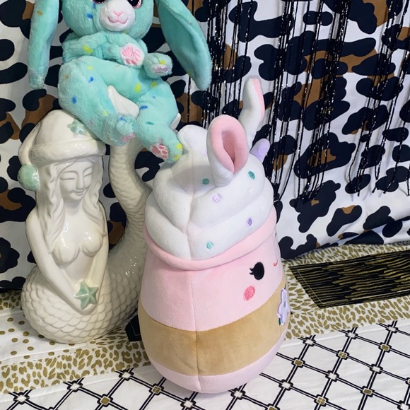 SQUISHMALLOWS JAZWARES SUEY THE MILKSHAKE BUNNY PLUSH PILLOW - Picture 2 of 5